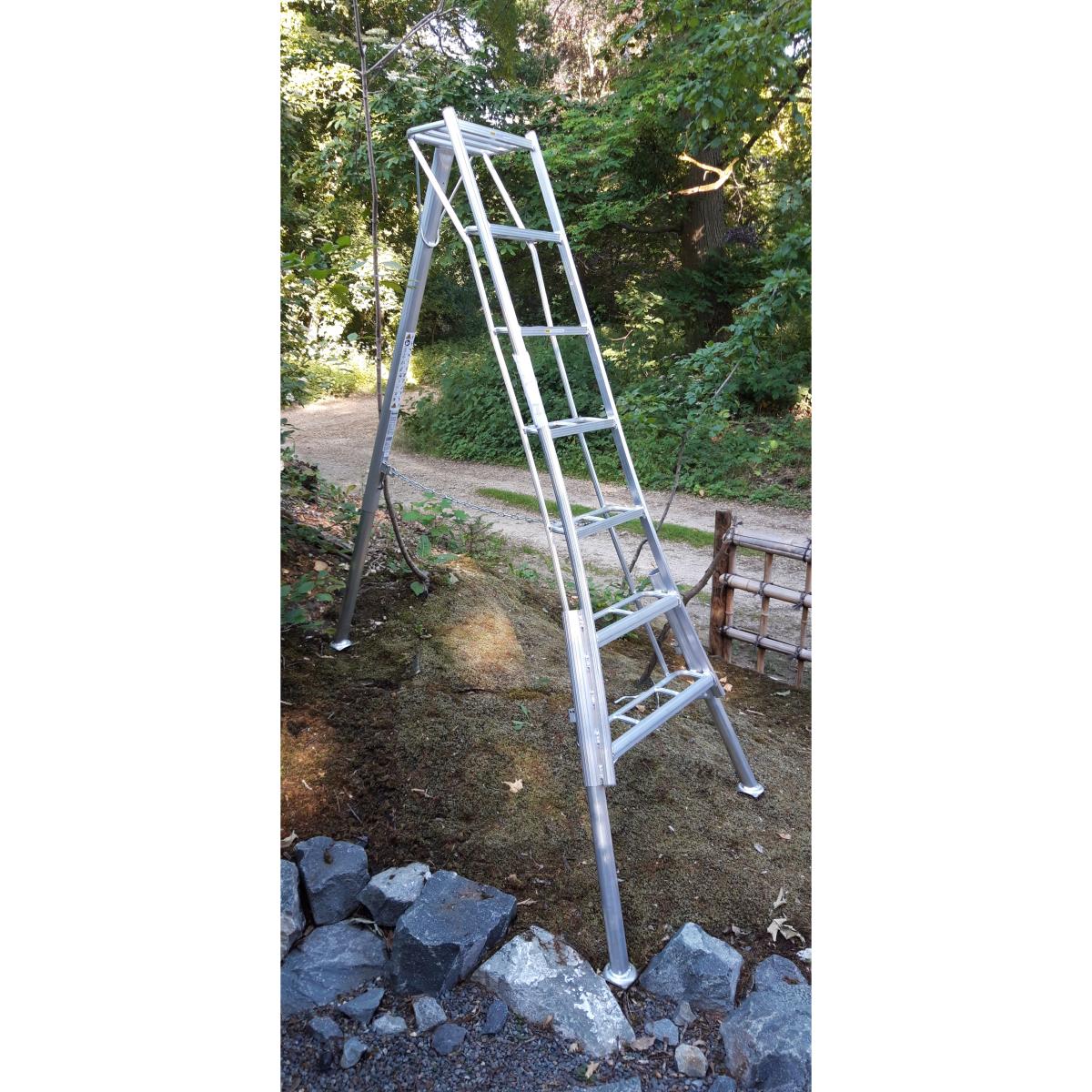 Japanese tripod ladder PRO 210 cm reinforced, VARIO model.
