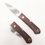 Japanese folding grafting knife for right-handed users, made of Aogami steel