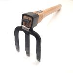 Small Japanese three-toothed claw 